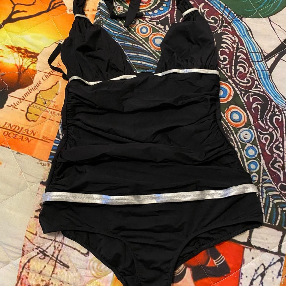 EUC La Perla ruched halter neck swimsuit - Picture 4 of 6